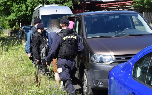 Policisté odhalili čtyři nelegálně zaměstnané cizince ve výrobně ve Frýdlantu.