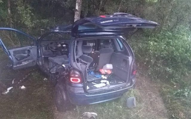 Do hasičů narazilo osobní auto.98918690161025_2987835744228561157_n