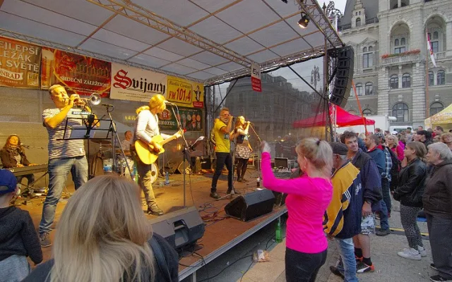 Na Libereckém pivním festivalu tekl zlatavý mok proudem, vytočilo se více než 13 tisíc piv.