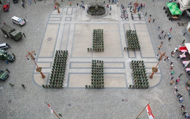V Liberci dnes jednotka slavila 40 let od vzniku chemické brigády a také 150. výročí přítomnosti vojsk ve městě.