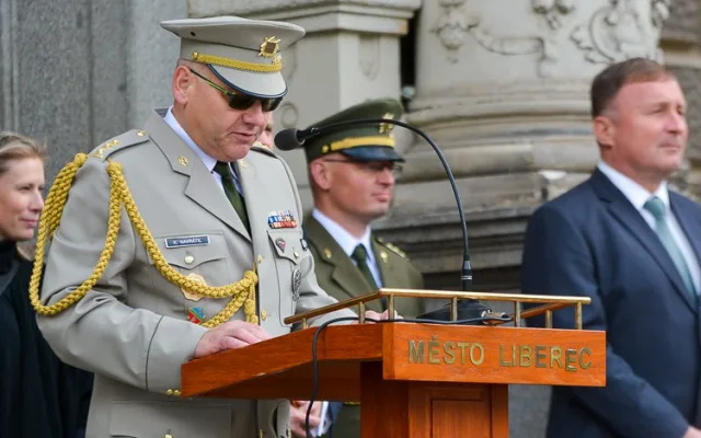 V Liberci dnes jednotka slavila 40 let od vzniku chemické brigády a také 150. výročí přítomnosti vojsk ve městě.