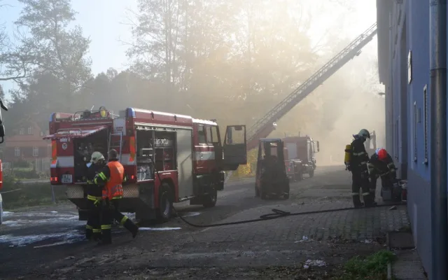 Při požáru lisu v Raspenavě vznikla škoda za milion korun.