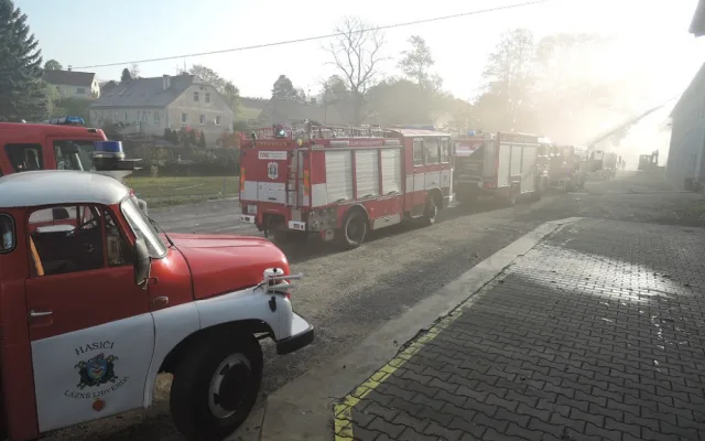 Při požáru lisu v Raspenavě vznikla škoda za milion korun.