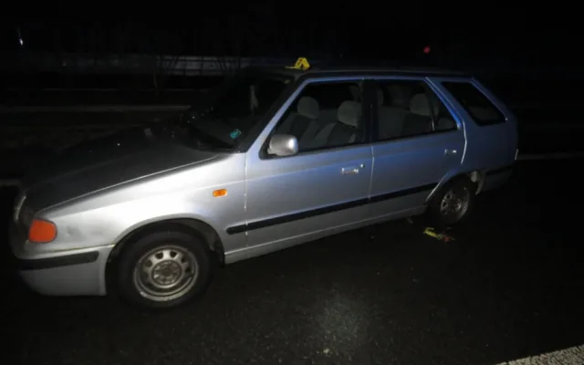 Policie hledá svědky řetězové nehody na výpadovce z Liberce.