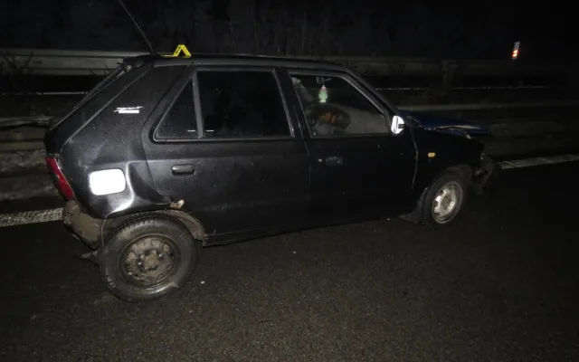 Policie hledá svědky řetězové nehody na výpadovce z Liberce.