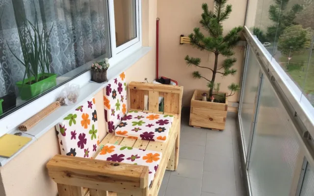 Liberecká dílna stále tvoří z palet.