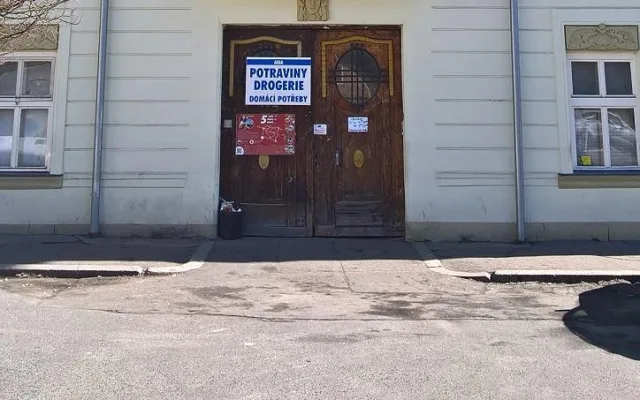 Myší trus a zanedbaný úklid. Inspekce zavřela další samoobsluhu.