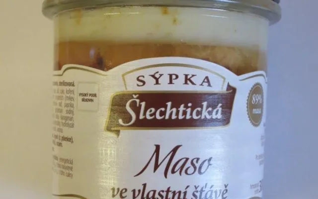 Penny Market lákal na výhodný nákup masa, výrobce ale nejspíš vědomě lhal o obsahu balení.