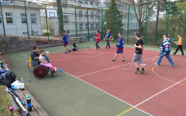 Benefiční zápas v Jedličkově ústavu.