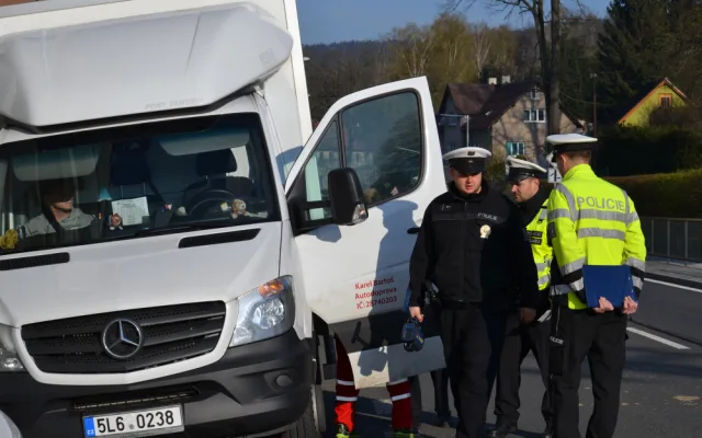 Pospíchat se dnes nevyplatilo. Policisté měřili na pěti desítkách míst.