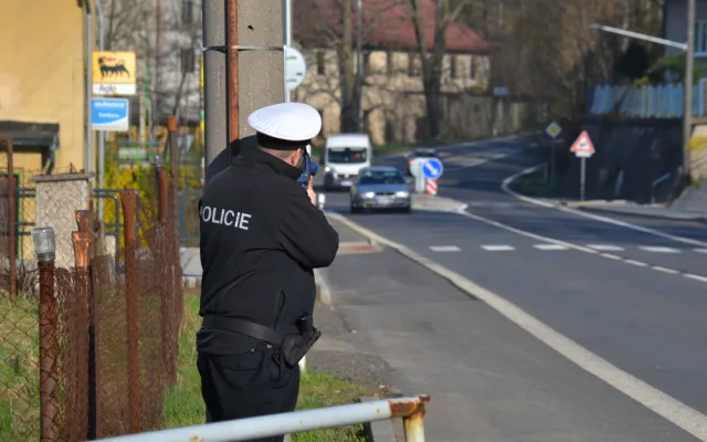 Pospíchat se dnes nevyplatilo. Policisté měřili na pěti desítkách míst.