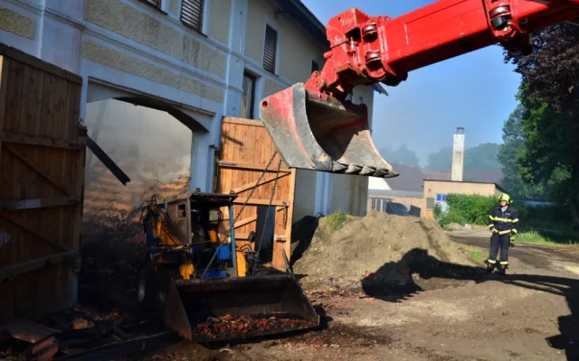 Zásah v JIndřichovicích pokračuje třetí den.