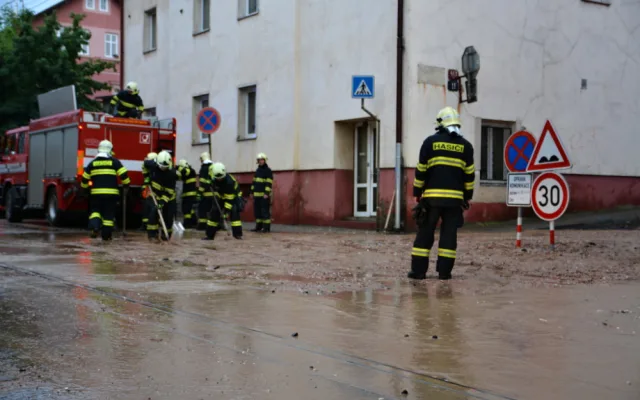 Hanychovská ulice po lijáku.