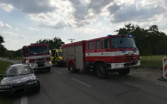 Nehoda u odbočky na Dolní Řasnici.
