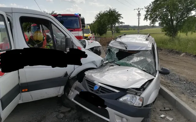 Nehoda u odbočky na Dolní Řasnici.