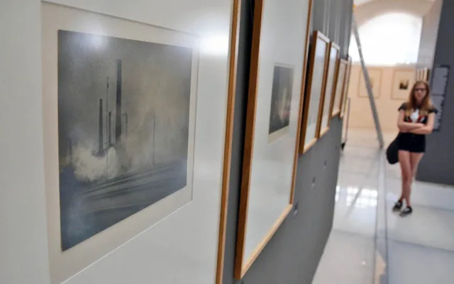 Bazénová hala patří slavným fotografům a jejich dílu.