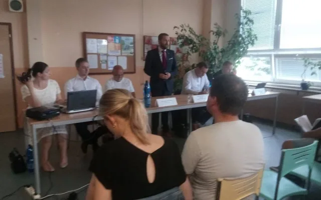 Projednávání silnice do průmyslové zóny.