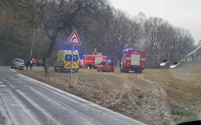 U Bílého kostela havaroval osobní automobil.