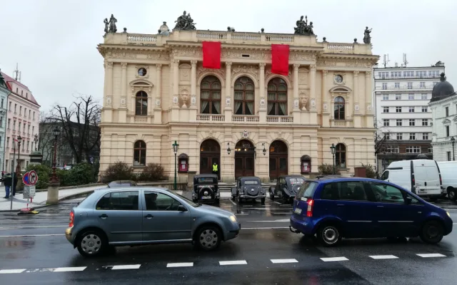 Přípravy na natáčení seriálu World on Fire