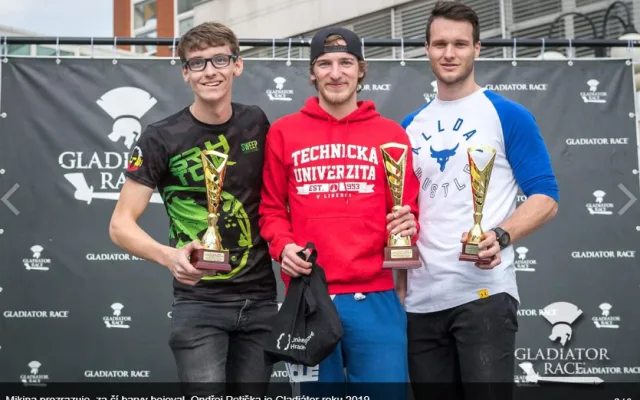 Foto z Gladiator Race, kde Ondra Petiška vyhrál.