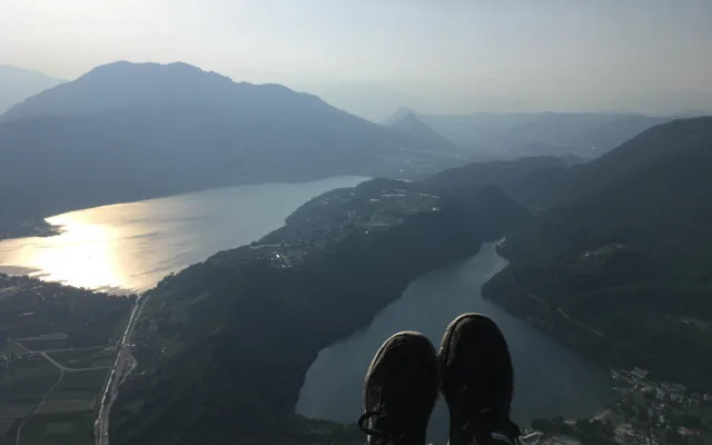 Pohledy, které se naskytnou při paraglidingu, jsou neskutečné.