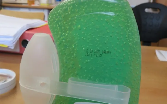 Nebezpečné chemické látky a směsi bez správného a dostatečného označení.