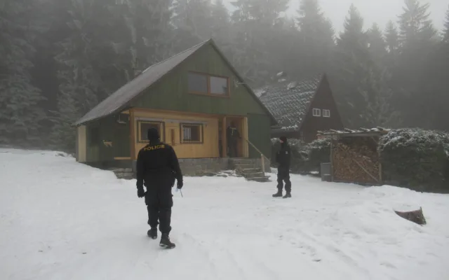 Policisté kontrolovali rekreační objekty na Bedřichově.