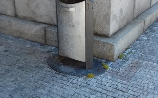 Nové koše v centru i na sídlištích. Město se pustilo do obměny