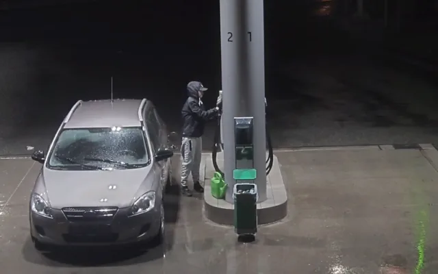 Neznámý řidič si v Liberci tankuje plnou, ale odjíždí bez placení. Policie se obrací na veřejnost