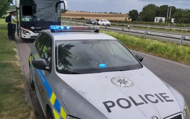 Policisté se zaměřili na kontrolu náklaďáků a autobusů. Řidiči překračovali rychlost i vozidla byla ve špatném stavu