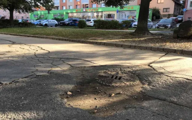 Lidem v Ruprechticích vadí z poloviny opravené náměstí. Další úpravy jsou v plánu, hájí se radnice