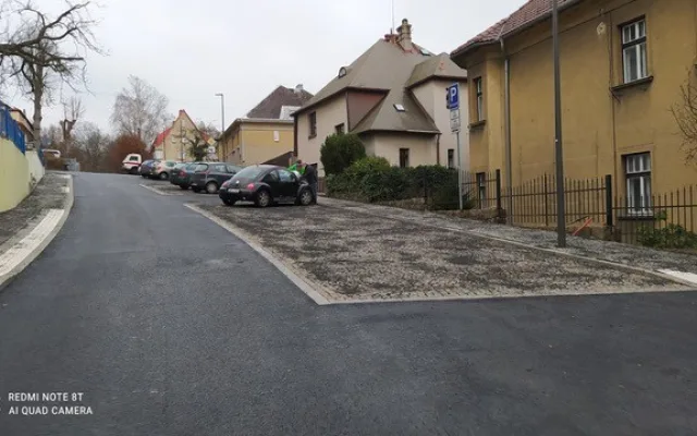 Po měsících je dokončena generální oprava ulice U Opatrovny