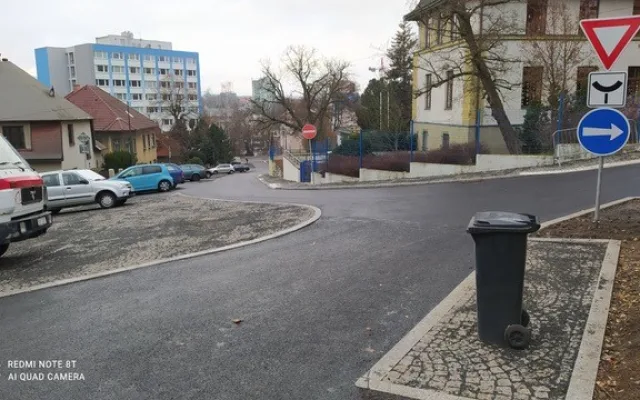 Po měsících je dokončena generální oprava ulice U Opatrovny