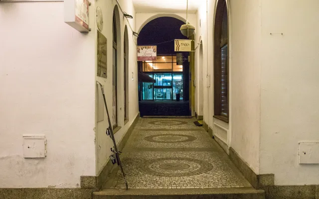 Dárek v podobně skipasů ukryté za lyžemi v Liberci pobavil. A Drbna byla u toho