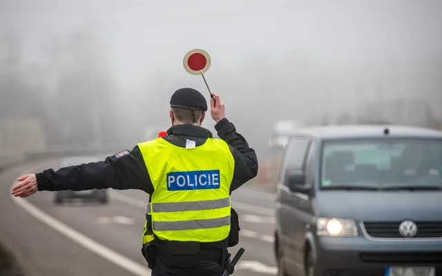 Žádné dlouhé zdržování ani fronty. Kontroly na hranicích okresů probíhají klidně