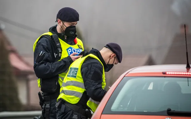 Žádné dlouhé zdržování ani fronty. Kontroly na hranicích okresů probíhají klidně
