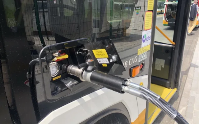 Dopravní podnik má novou plničku CNG. Ušetří peníze i čas za přejíždění do Jablonce