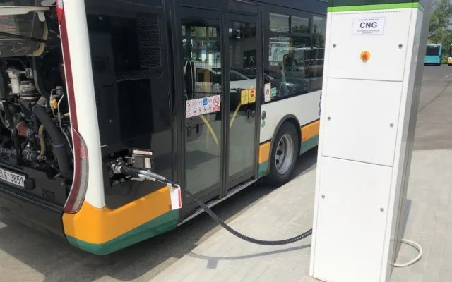 Dopravní podnik má novou plničku CNG. Ušetří peníze i čas za přejíždění do Jablonce