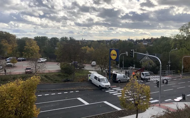 Končí uzavírka Letné, silnice se otevře v pátek. U Lidlu jsou nové semafory