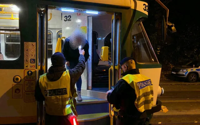 Policisté se zaměřili na řidiče autobusů i tramvají. Zajímal je především alkohol