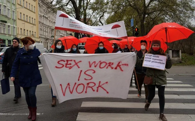 V pátek je Mezinárodním dnem proti násilí na ženách a mužích pracujících v sexbyznysu
