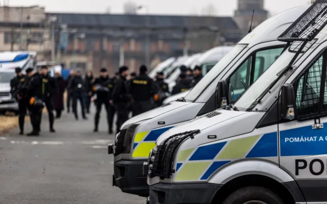 Policisté z liberecké pořádkové jednotky se zúčastnili hromadného cvičení. Nacvičovali třeba rozhánění demonstrantů