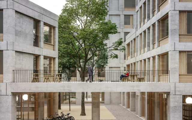 Průhled do studentského dvora přes sdílený balkón