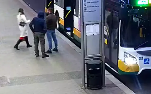 Liberečtí policisté pátrají po totožnosti svědků z Fügnerky. Poznáváte je?