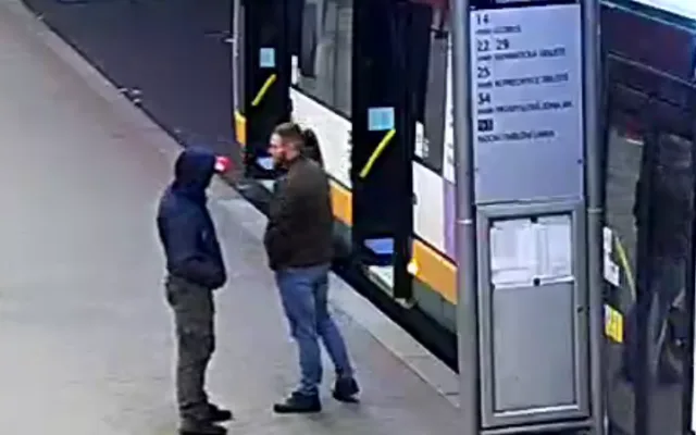 Liberečtí policisté pátrají po totožnosti svědků z Fügnerky. Poznáváte je?