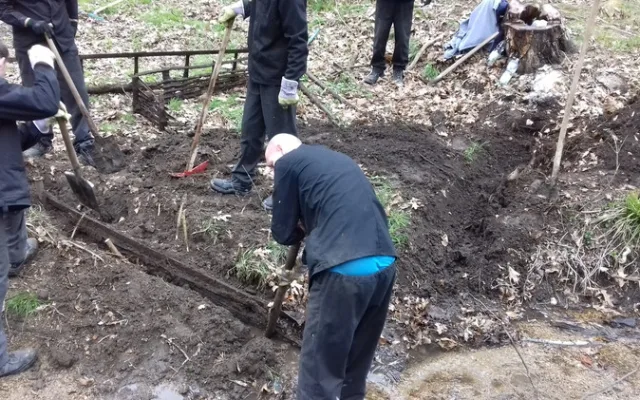 Vězni už sedm let pomáhají uklízet Liberec. Nedávno vyčistili lesopark, pomohou u cyklostezky