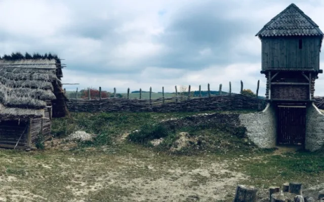 Středověké oblečení, nástroje i bitva. Spolek Curia Vítkov u Chrastavy opět pořádá tradiční Dobývání