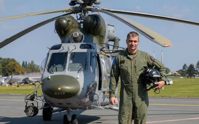 VIDEO: Nic většího než požár v Českém Švýcarsku jsem nikdy neviděl, říká armádní pilot
