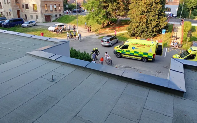 V Jablonci nad Nisou hořel pečovatelský dům pro seniory. Dvě desítky osob byly evakuovány