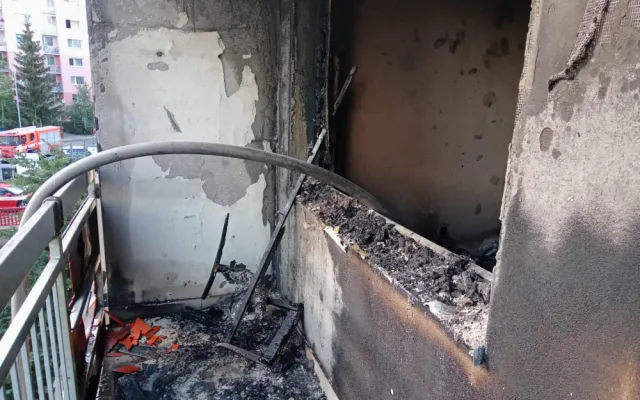 V Jablonci nad Nisou hořel pečovatelský dům pro seniory. Dvě desítky osob byly evakuovány